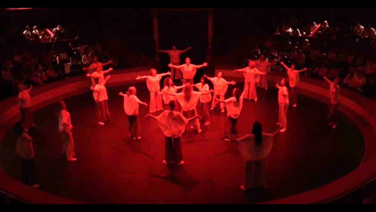 Victory Dance! Nia® au Cirque d'Hiver avec Régine Petit