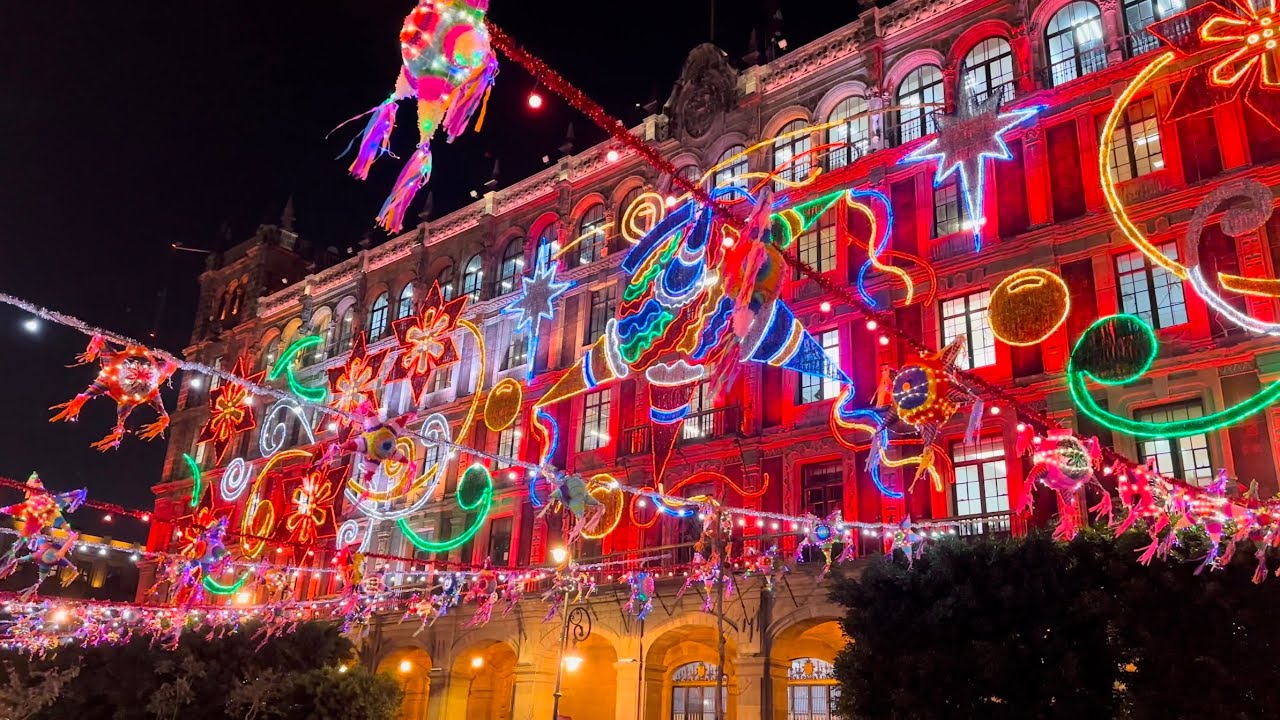 Alumbrado navideño en el Zócalo de la Ciudad de México 2024