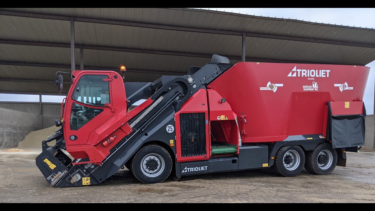 Trioliet Triotrac Self Loading Feed Mixer @Grayhouse Dairy