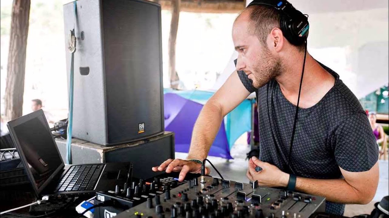 Tsubi   Live @ Ozora 2011