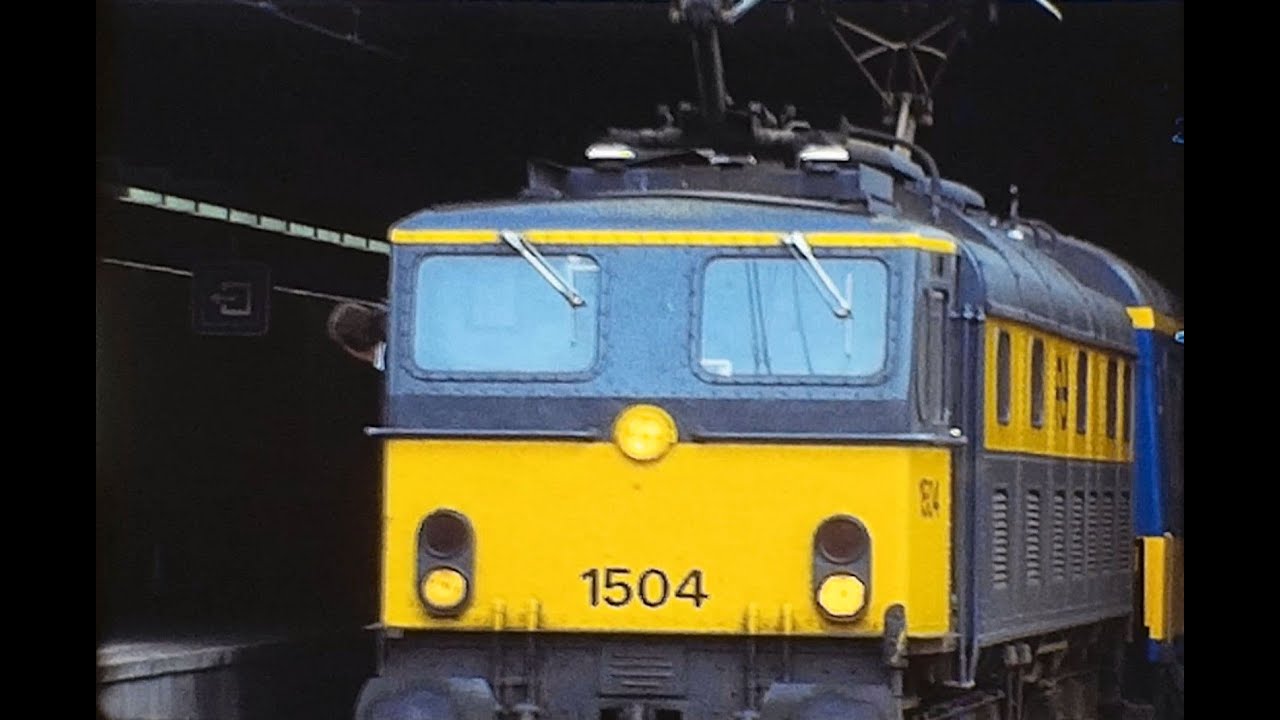 Class 77 1500v DC EM2 locomotives at Den Haag