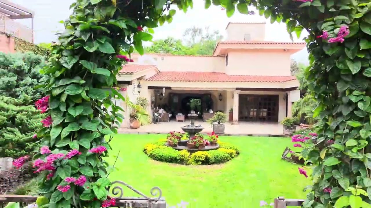 Gran Casa de Una Planta Gran Jardín en Venta en Colinas de San Javier Guadalajara Jalisco