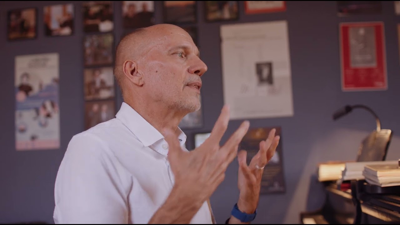 Paul Barnes performs Philip Glass inside Richard Serra's Greenpoint