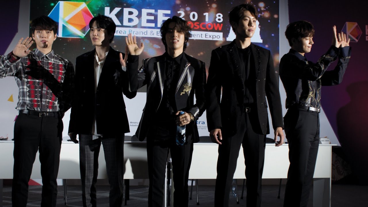 KBEE 2018 Live Autograph Session Ha Ji Won And Infinite