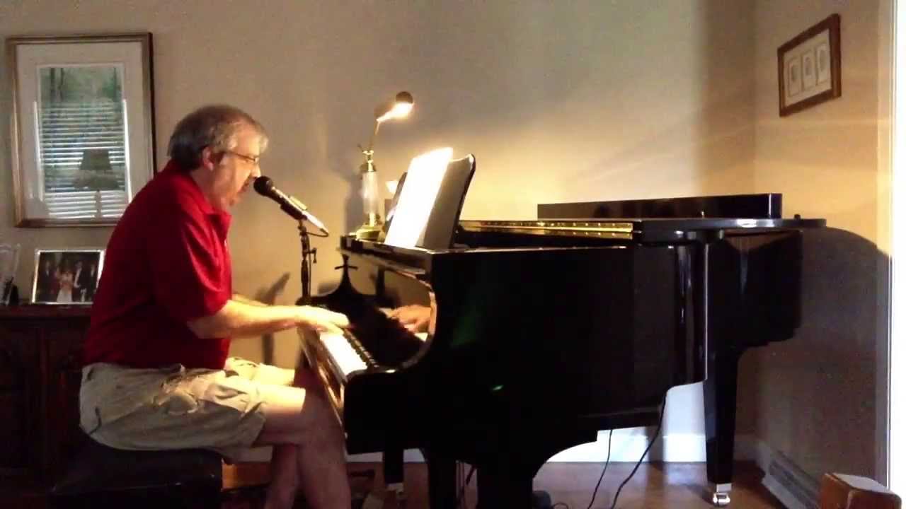 I am the Walrus - The Beatles (1967) - Performance by Mike Evans
