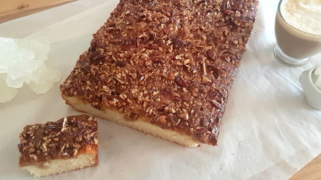 עוגת מייפל פקאן רכה נימוחה וממכרת
Moist maple syrup pecan cake 
كعكة القيقب البقان