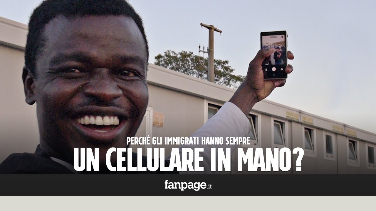 Perché gli immigrati hanno sempre un telefono in mano? (tutte le risposte alle bufale sui profughi)