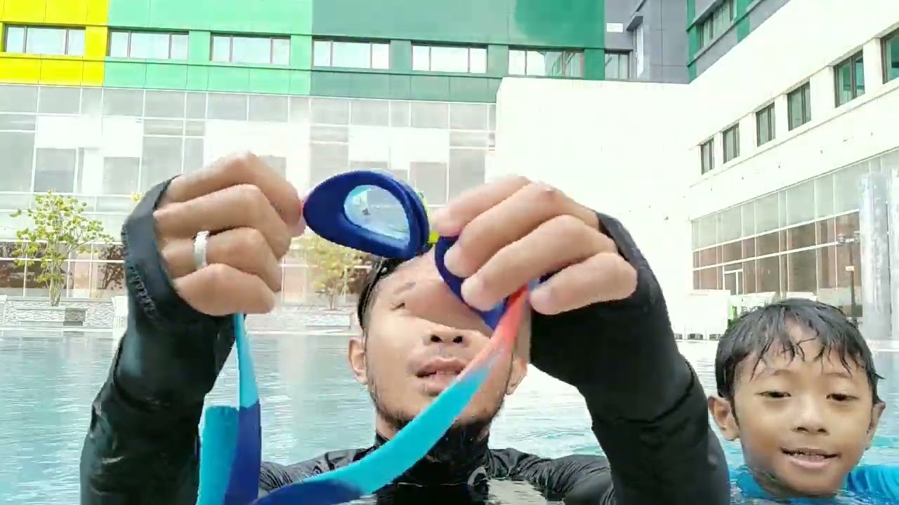 Pengalaman Singkat Menggunakan Kacamata Renang Anak Decathlon Nabaiji Xbase Dye Kids