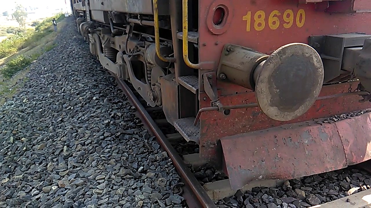 Kurhagada station ke aage train hadsa train Patrick she utri