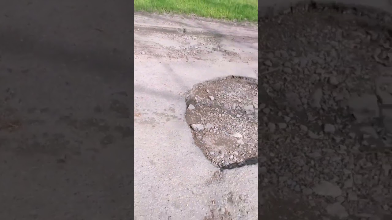 Жители г. Новочеркасска пока просят обратить внимание и выполнить ремонт дороги.#ростовскаяобласть