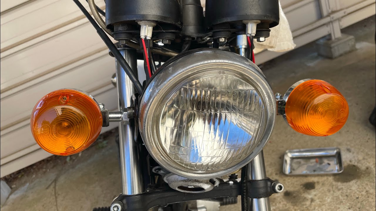 ヤマハ　ミニトレール GT50　ヘッドライトリムを分解・塗装しました　２スト　2stroke engine cycle　motorcycle YAMAHA　白煙OK