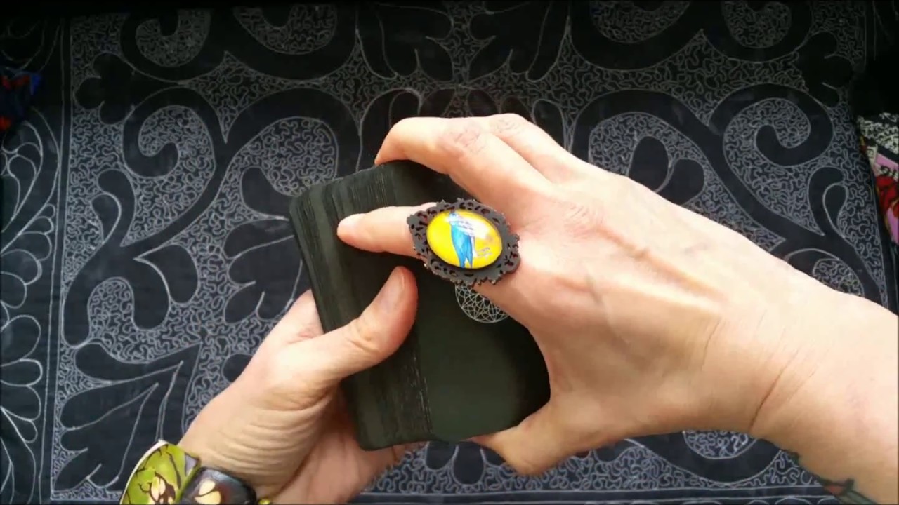 How to Shuffle Tarot Cards