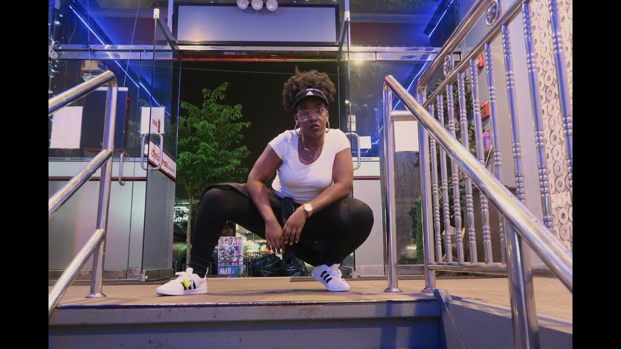 Vlog 30| 90s Themed Karaoke Party- She Didn't Come to Play!!!