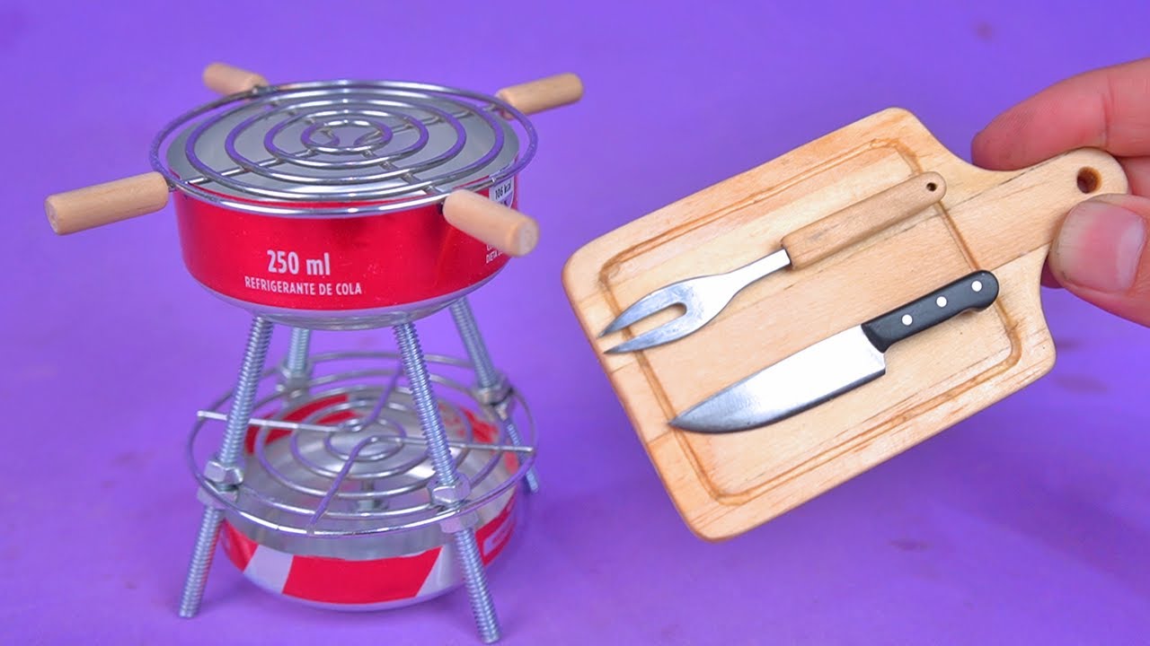 Increíble Mini Kit de Barbacoa con latas de refresco