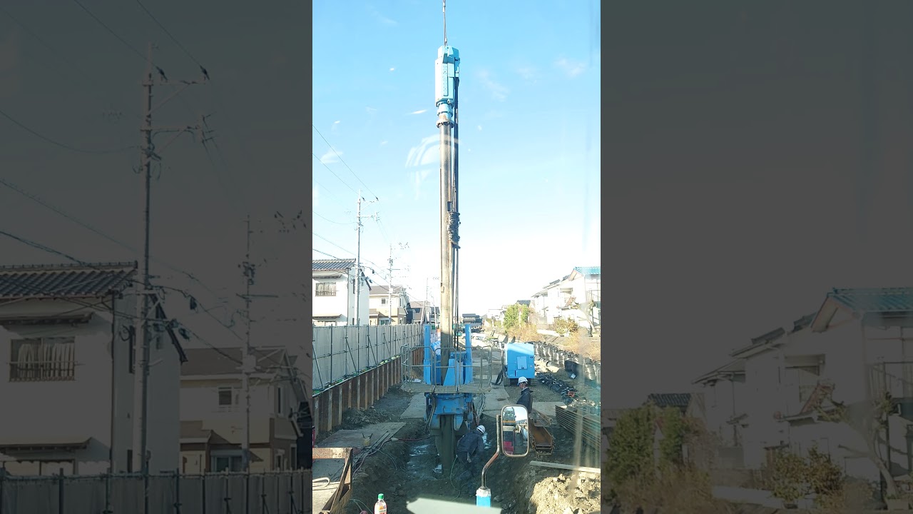硬質地盤クリア工法（クラッシュパイラー）で矢板を打つ！！