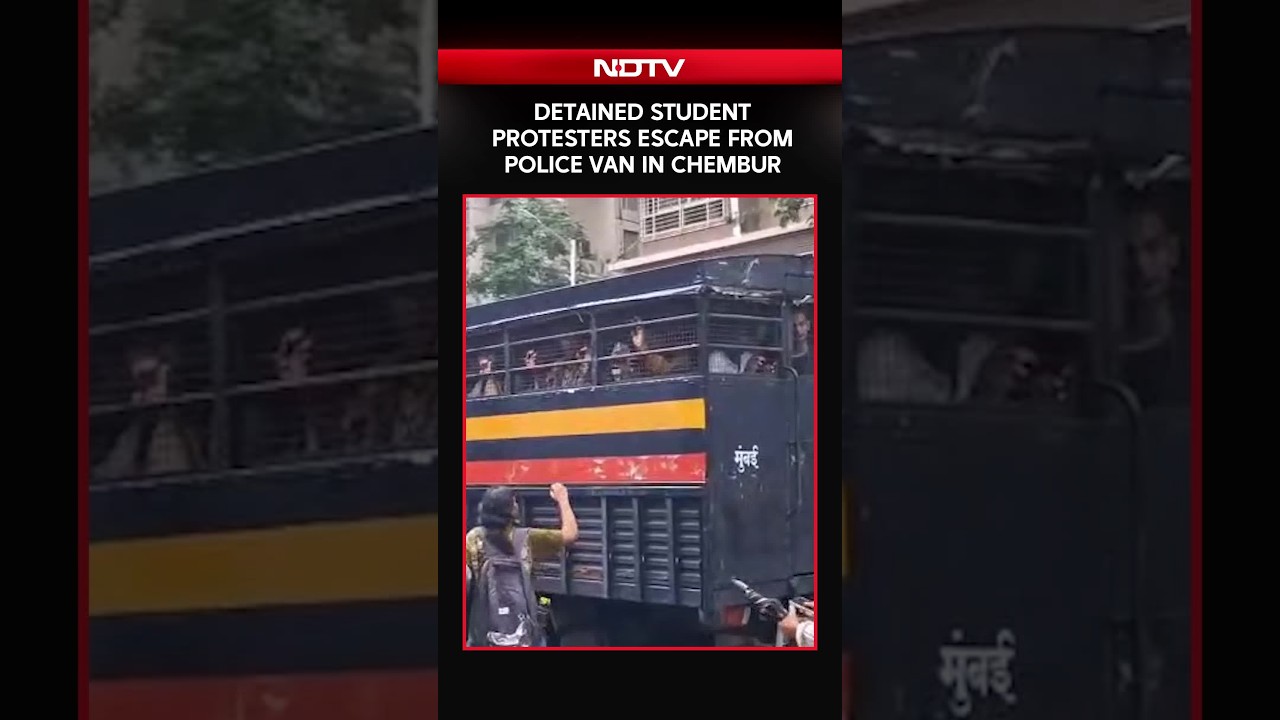 Detained Student Protesters Escape From Police Van In Chembur