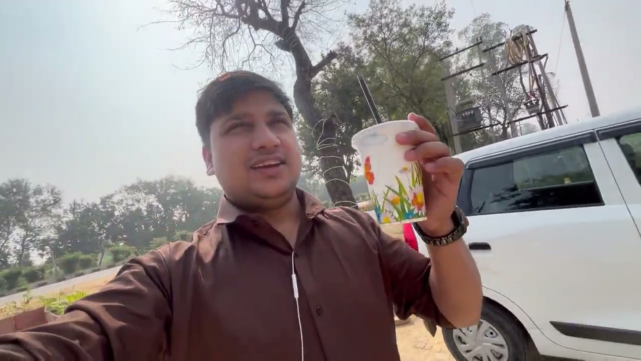 Zingbus sleeper me pahli baar itna long delay 😱 Delhi To Rishikesh full journey + hotel check-in