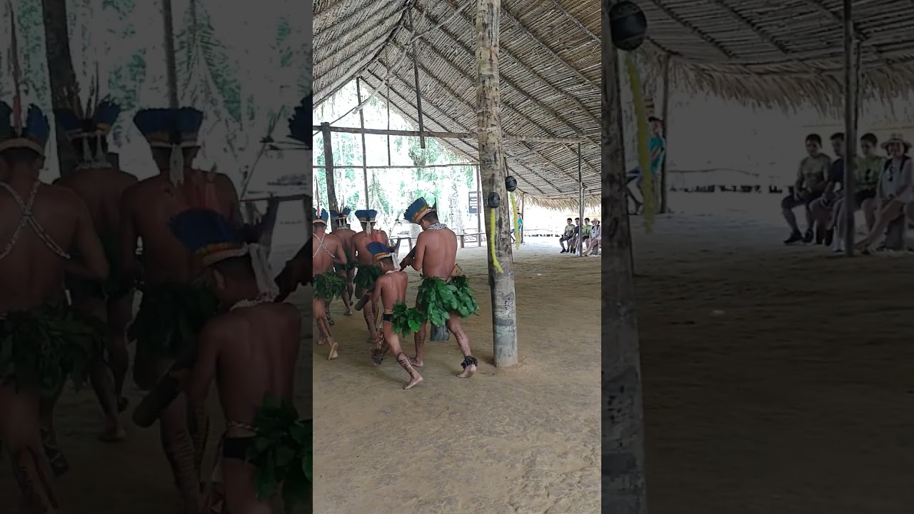 Dan&ccedil;a t&iacute;pica ind&iacute;gena.Manaus-Amazonas#indio #triboindigena #indigenas #manaus #amazonas