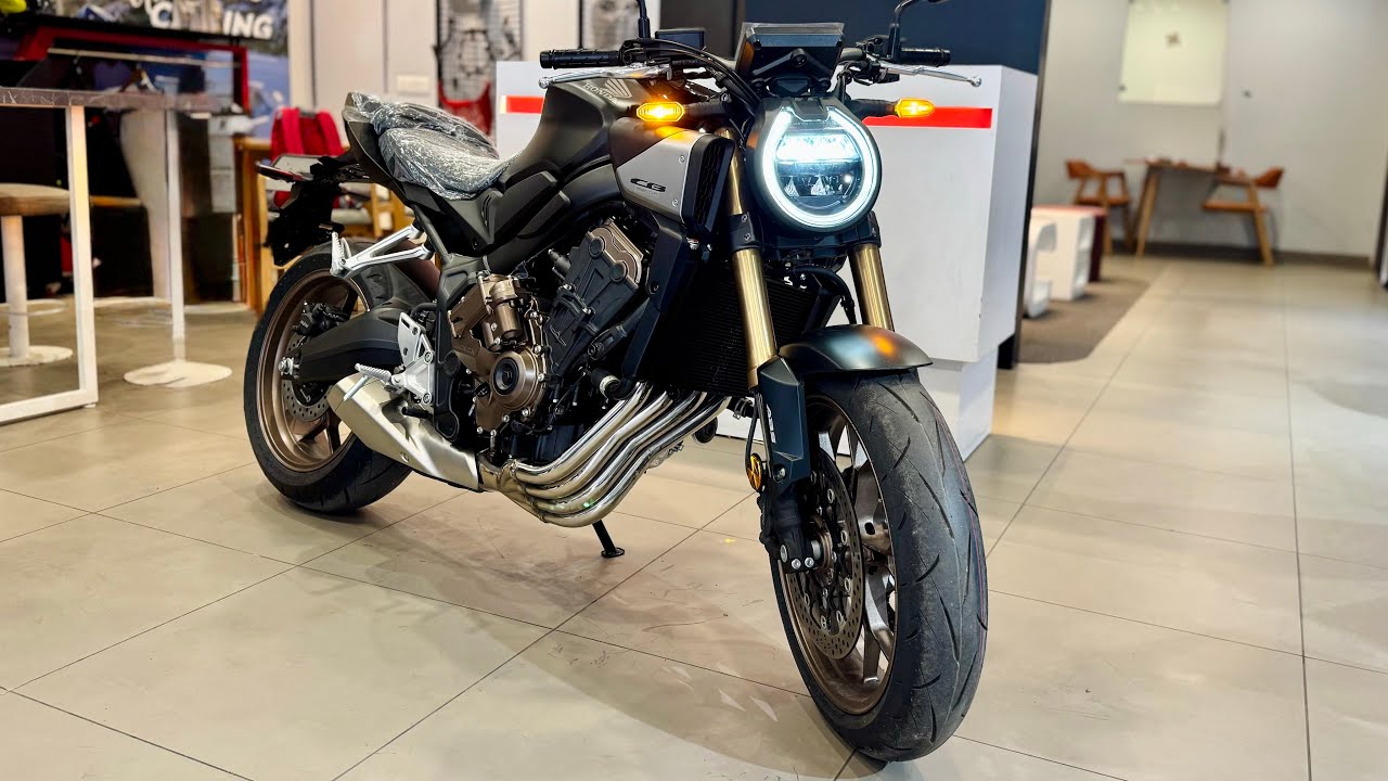 2025 Honda CB650R E-Clutch Detailed Walkaround Review | On Road Price & Exhaust Note