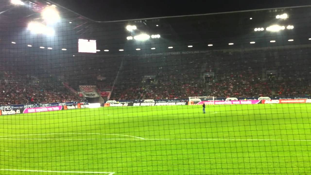 FC Augsburg - FC Bayern !! Hymne, Einmarsch und Gedenkminute