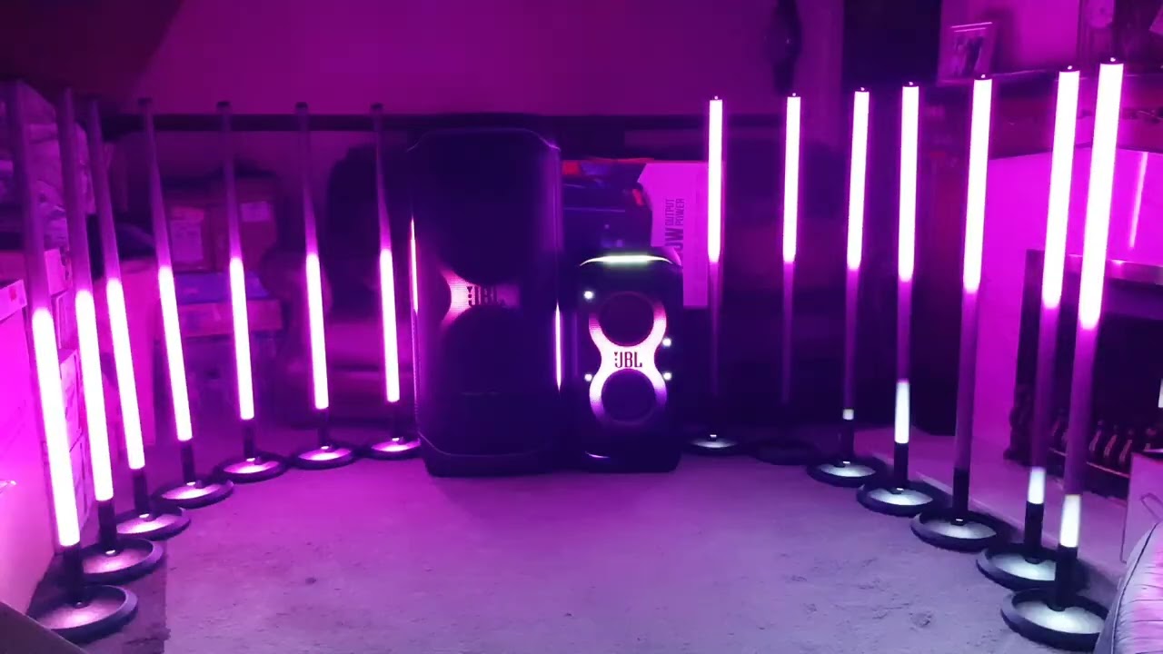 JBL Ultimate / JBL Partybox 320 With Partylight Sticks In Partymode