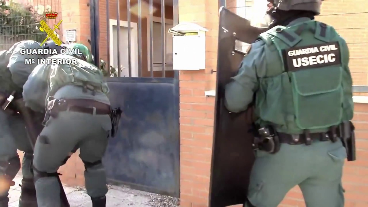 Policia y Guardia Civil Only Human
