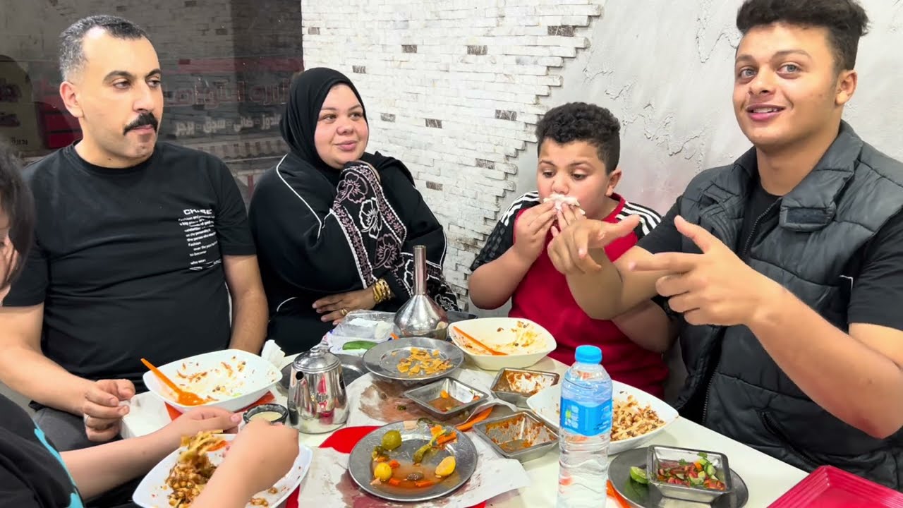 ام جني اخير احمد خلص امتحانات هو كان في صنايع والبخت ضايع هههههه ملهم اللي في صنايع انا كنت في تجاره