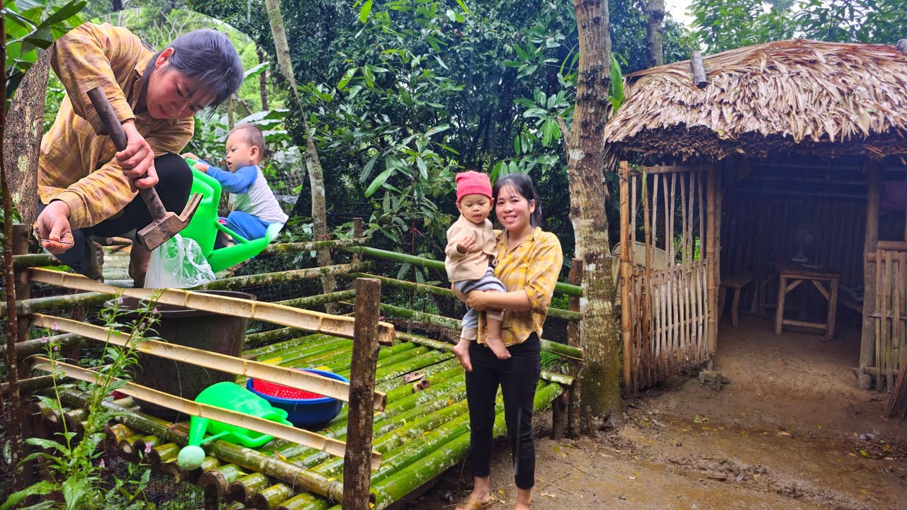 This 18-year-old single mother built and decorated her small house all by herself.