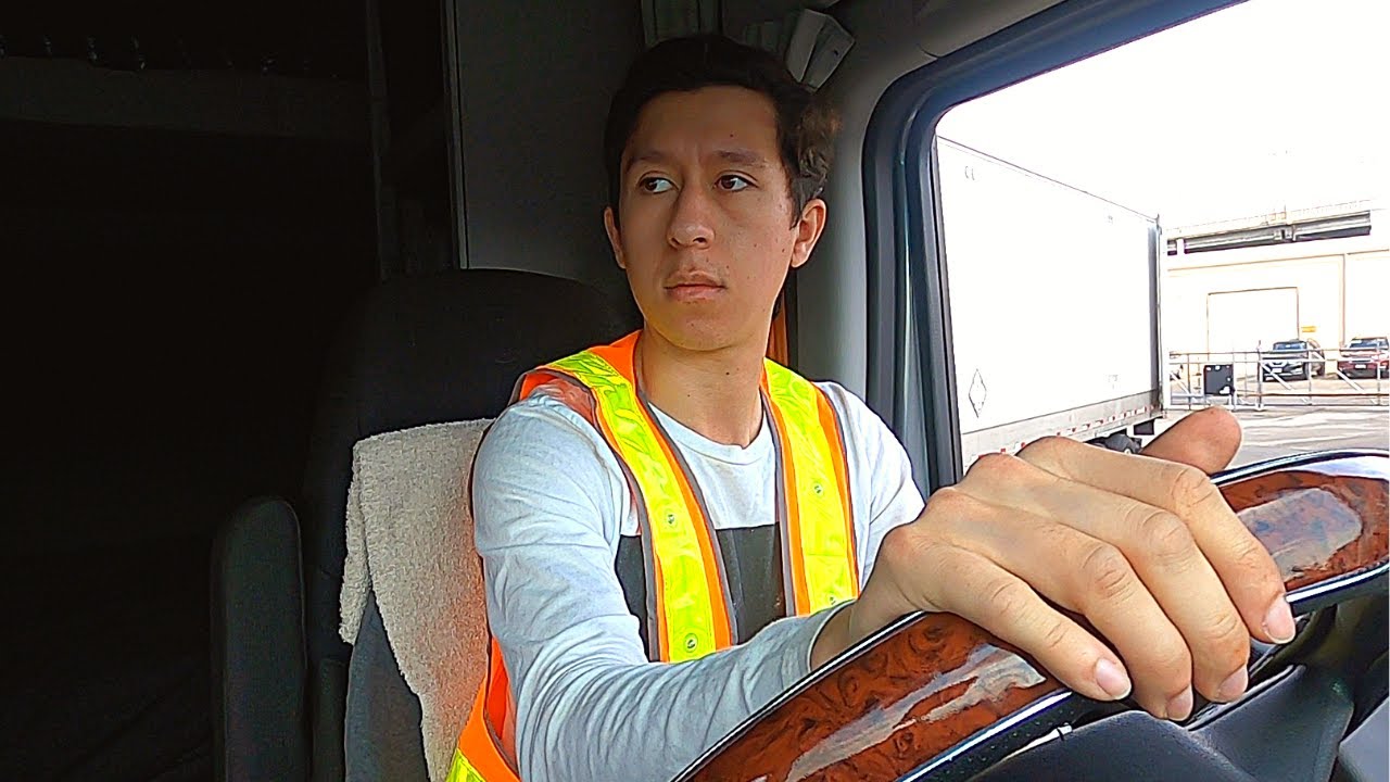 my life as a 23yr old truck driver (POV) - DRIVING KENWORTH T680 [vlog #200] 👏👏
