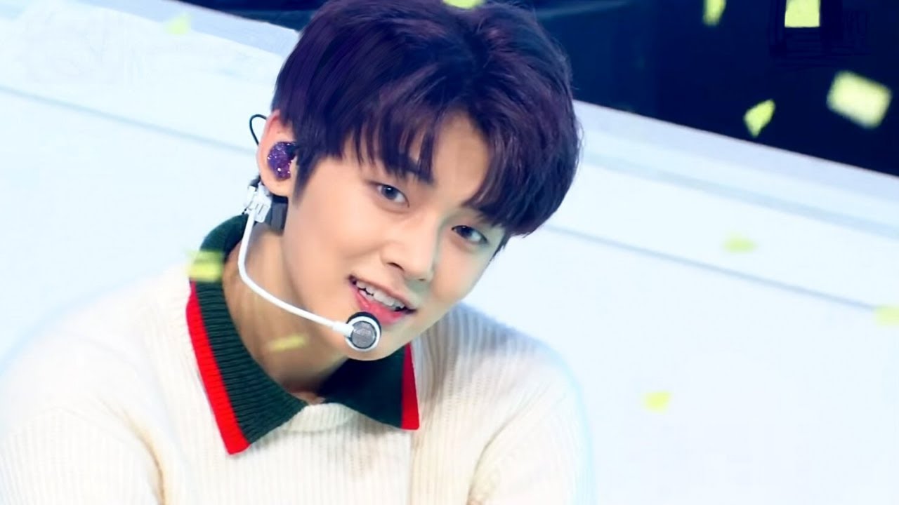 TXT (투모로우바이투게더) - 어느날 머리에서 뿔이 자랐다 (CROWN) [교차편집 Stage Mix]