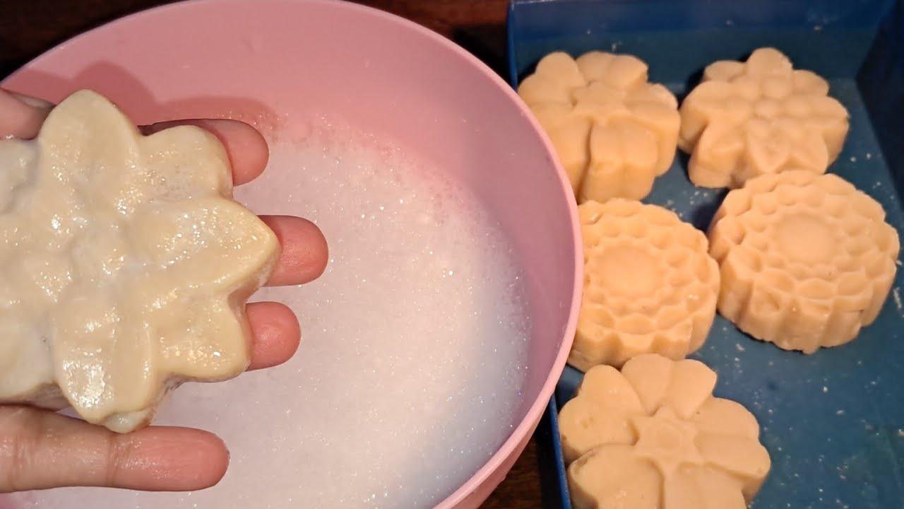 صابون الحَجره أو الكف ✋️بقوة وريحة الليمون 🍋المنعشه وبكوبايتين زيت مستعمل هتعملي أحلي صابون احترافي🧼