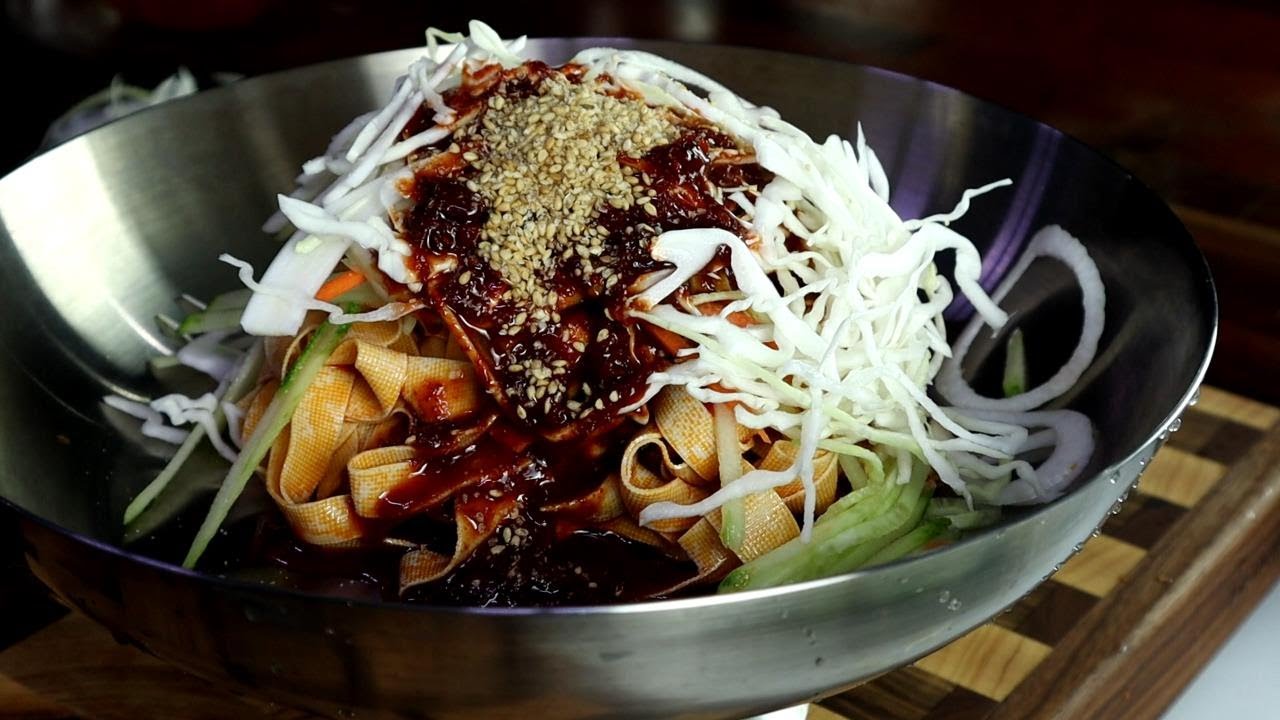 밀가루 면 대신, 건두부 면을 넣어 비빔면 해드세요. 정말 맛있는 레시피 알려드려요~