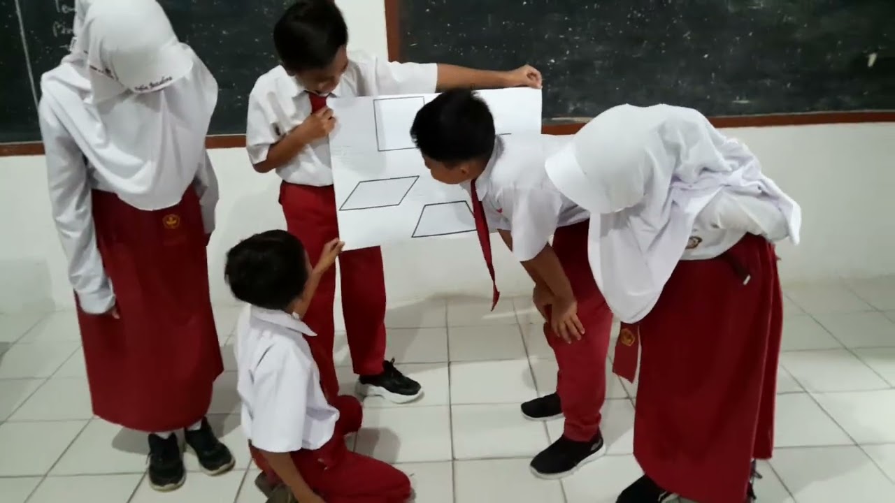 Presentasi, hujan, pantun😉 #fypyoutube #sekolah #viralvideo #kesehariansekolah #presentasi