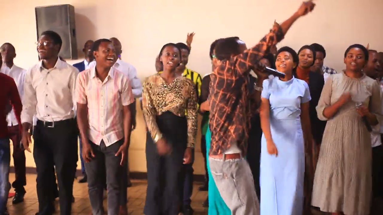 Gilgal choir Cep ur Nyarugenge yongeye kwibutsa abantu benshi Imana twiringiye iyariyo ||Namani