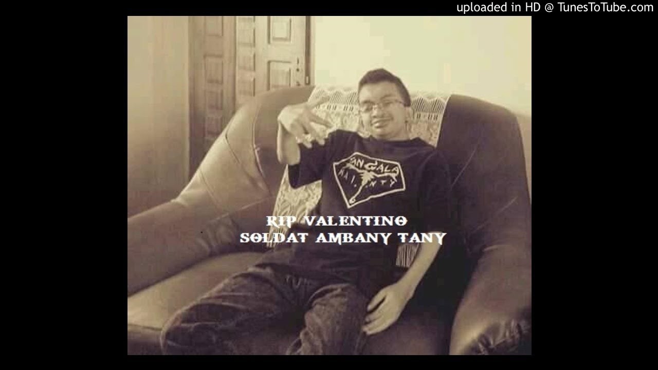 HOMMAGE VALENTINO