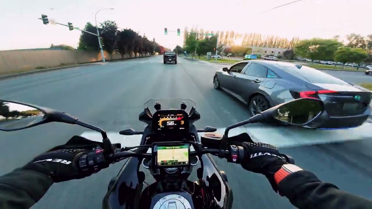 BMW F750GS Pure Sound | Around Town at Sunset | Washington [4K]