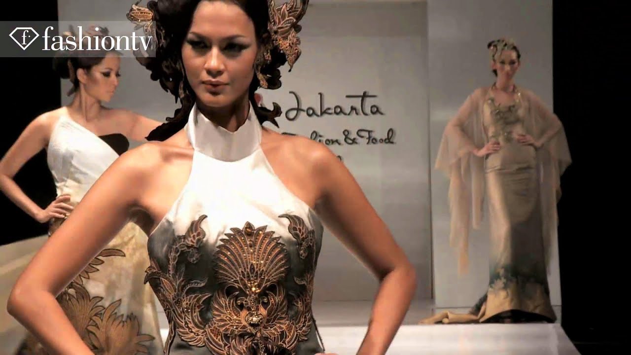 Модель в фокусе Паула Верховен ОБОЖАЕТ FashionTV! | FashionTV - FTV
