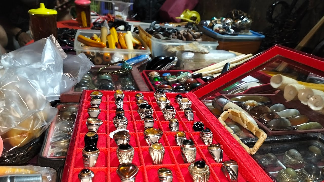 LAPAK BATU KALIMAYA BLACK OPAL DAN GELANG BAHAR BERKUALITAS