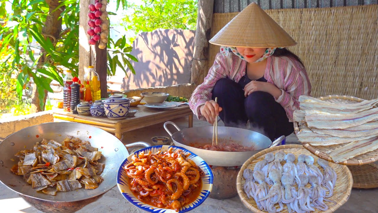 Cá Hố Khô Chiên Mắm Me / Mực Tuộc Xào Cà Chua Bửa Cơm Trưa