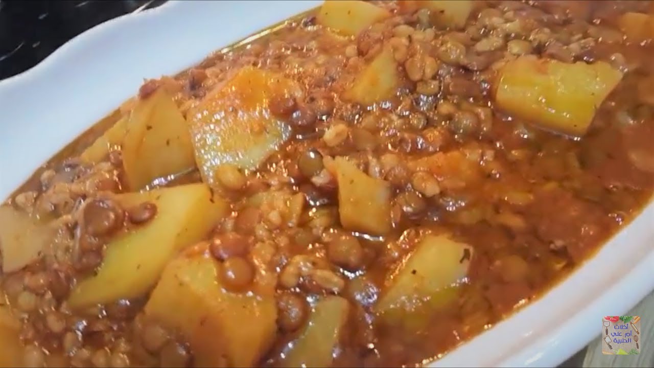 من الاكلات التركية الشتوية عدس بالبطاطا بزيت الزيتون سهلة و مغذية و لا أروع