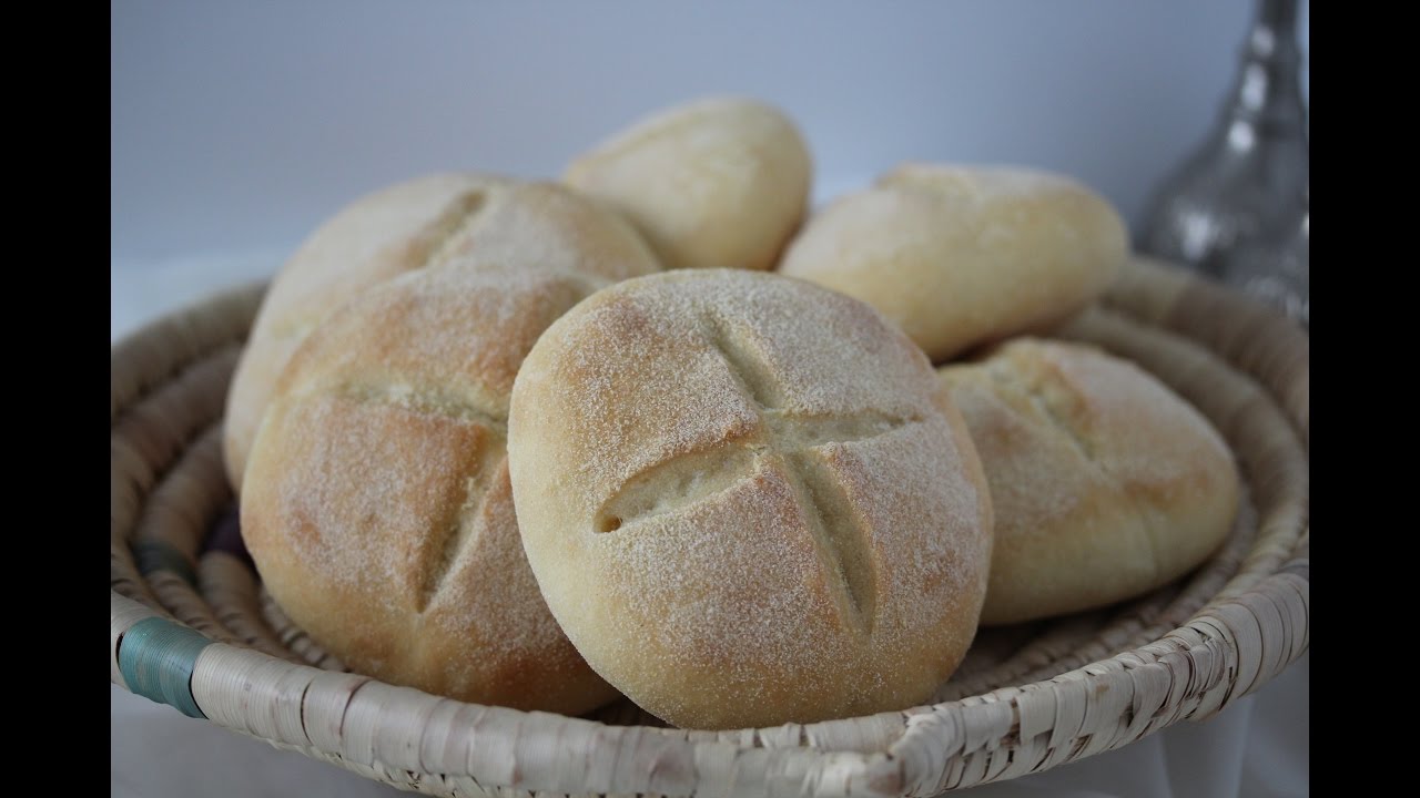 Khobz: Moroccan white bread / Khobz: Marokkaans brood)