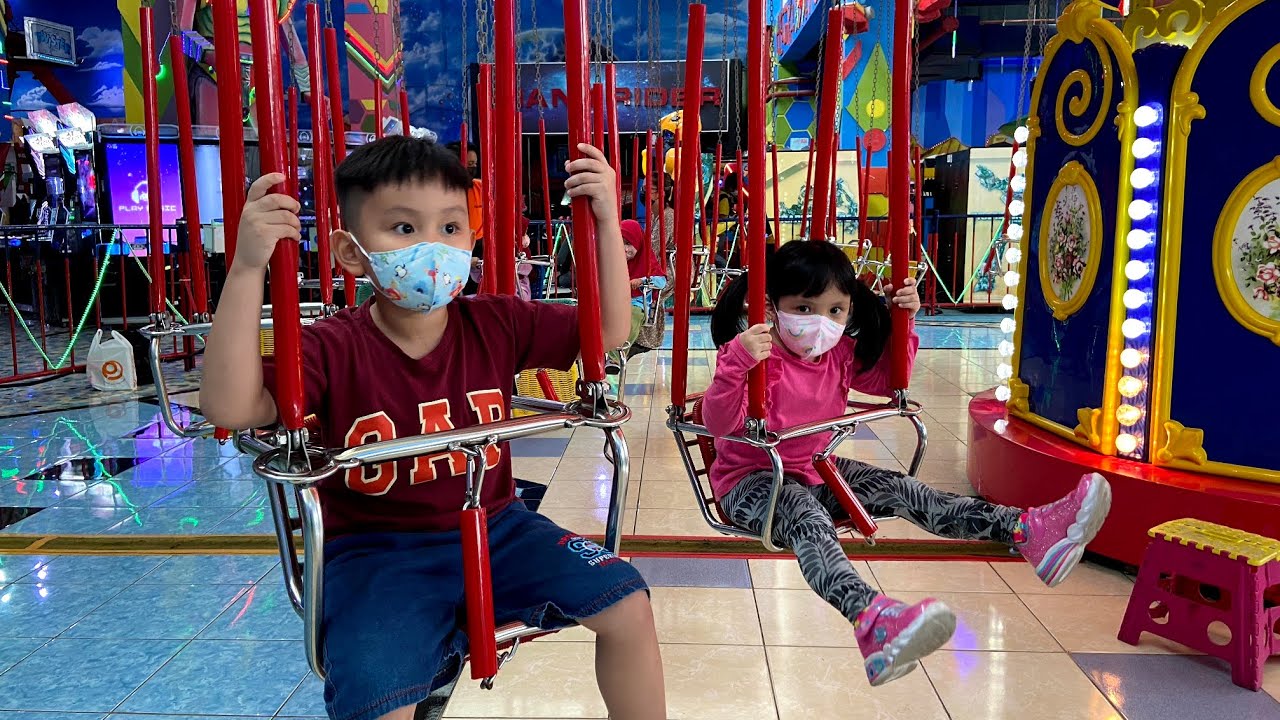 Arzanka Keira Naik Kursi Ontang Anting @AMAZONE AEON-MALL BSD CITY