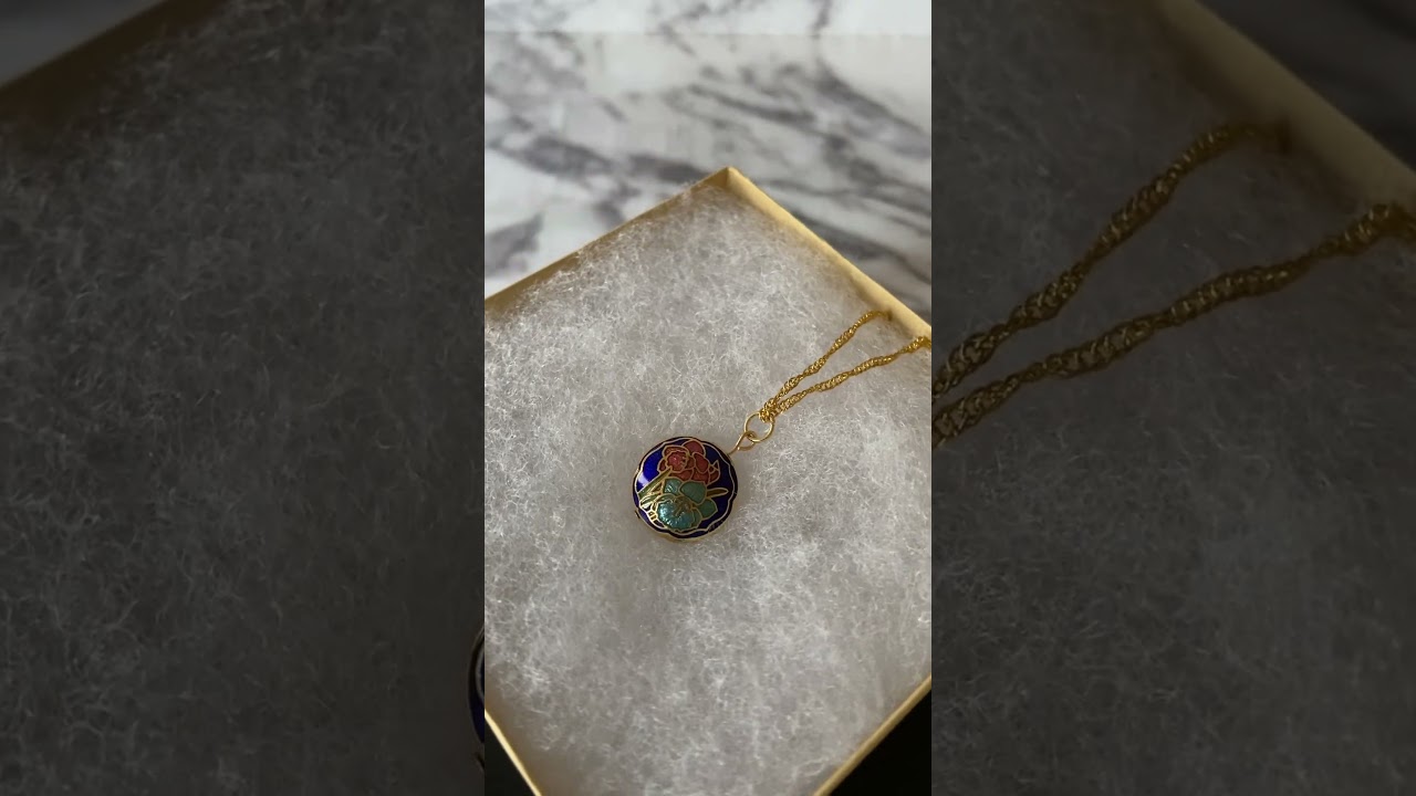 Vintage small blue puffy round red and teal floral cloisonn&eacute; enamel necklace: BlueSagittarius 🔗