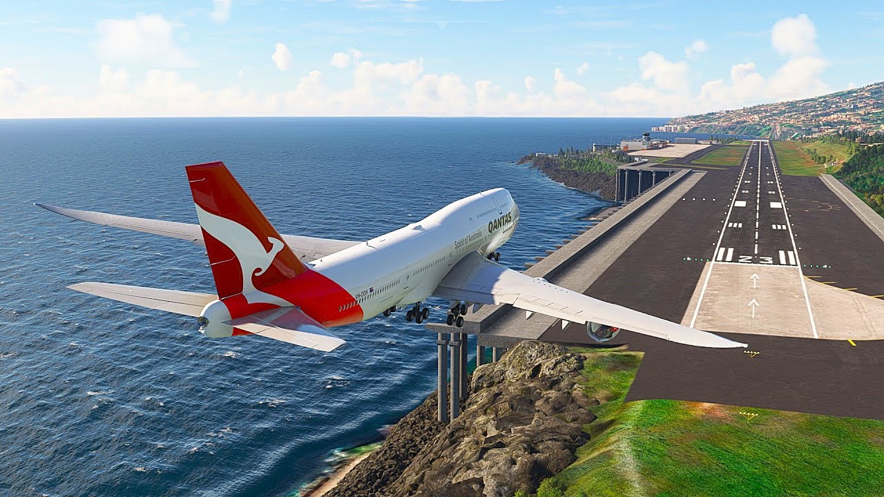 Epic 747 QANTAS Airlines Approach & Departure | Madeira Airport #airplanes #aviation