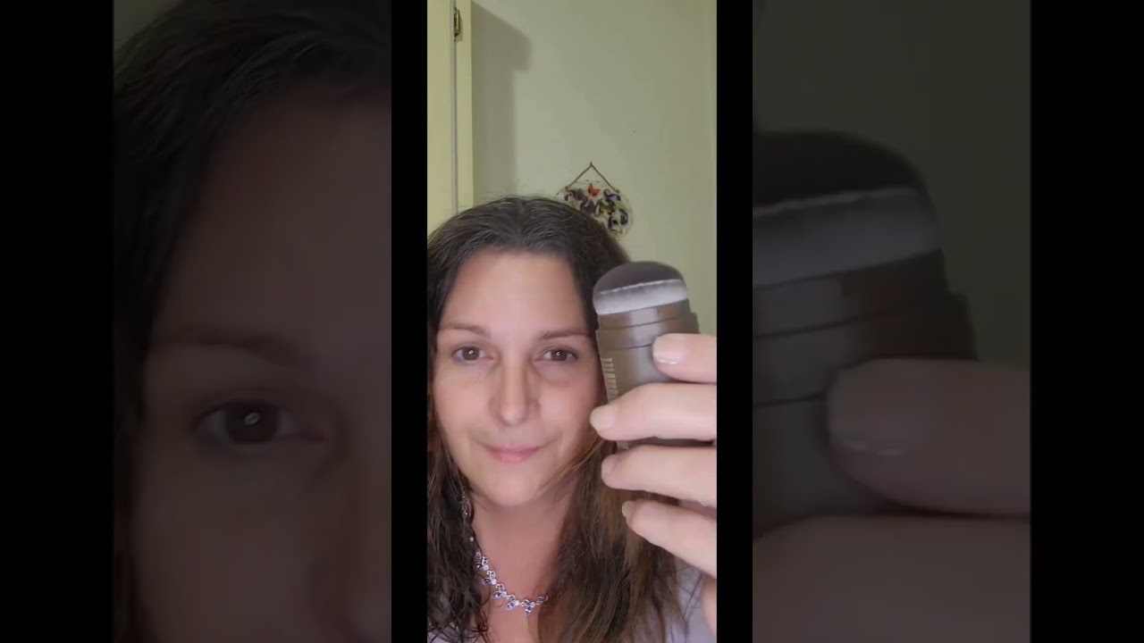 Ann's demonstrates using THE FACE SHOP ROOT TOUCH UP.
