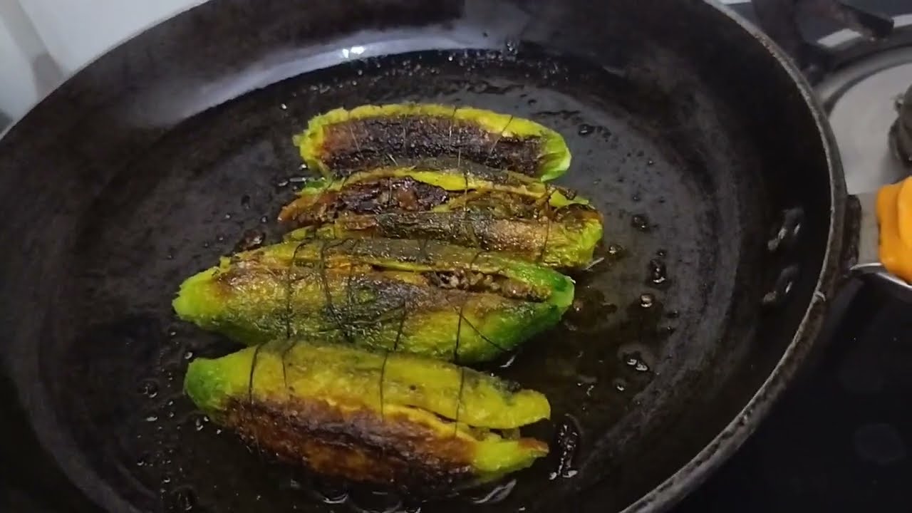 भरवा करेले की रेसिपी#कैसे बनाएं भरवा करेला#food #healthyrecipe #indianrecipes 
