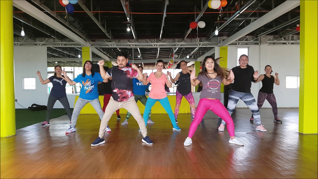 MIRA COMO BAILA / ZUMBA / Babies del Flow By MD TWINS