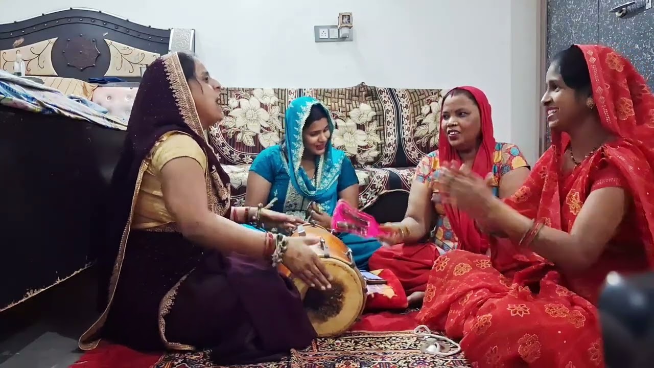 सावरिया नंद किशोर मेरी साडी पर रंग डाल गया 