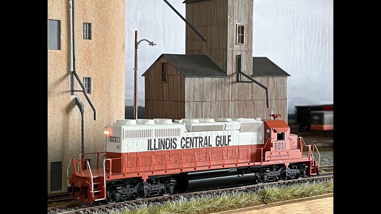Loksound 5 DCC decoder, Scale Sound System speaker and LED install in Athearn RTR SD40-2 (DCC ready)