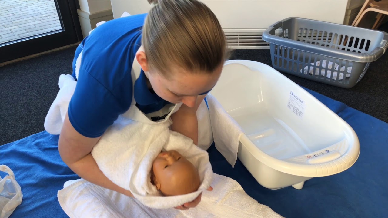 Norland College Tutorial - Bathing a Baby